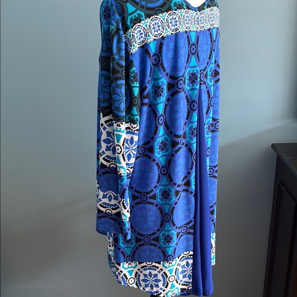 Joseph Ribkoff Hi-lo Women's Top - Picture 4 of 8